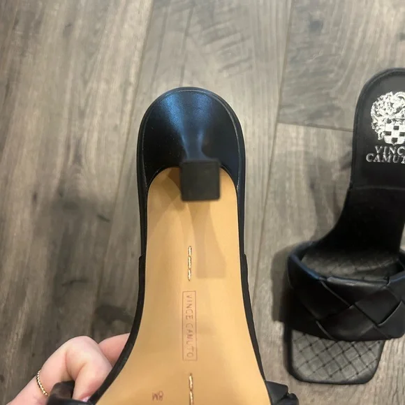 Vince Camuto Heel - Picture 3 of 3